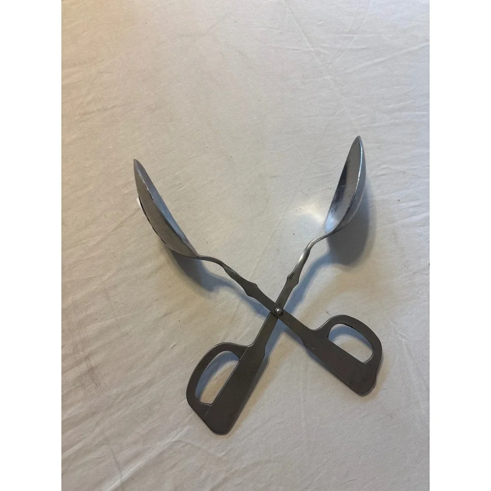 Oneida Salad Tongs Royal Provincial  Scissor Style Silver‎ Good Vintage